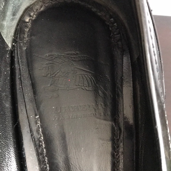 Authentic Burberry black kitten heels - Picture 3 of 7